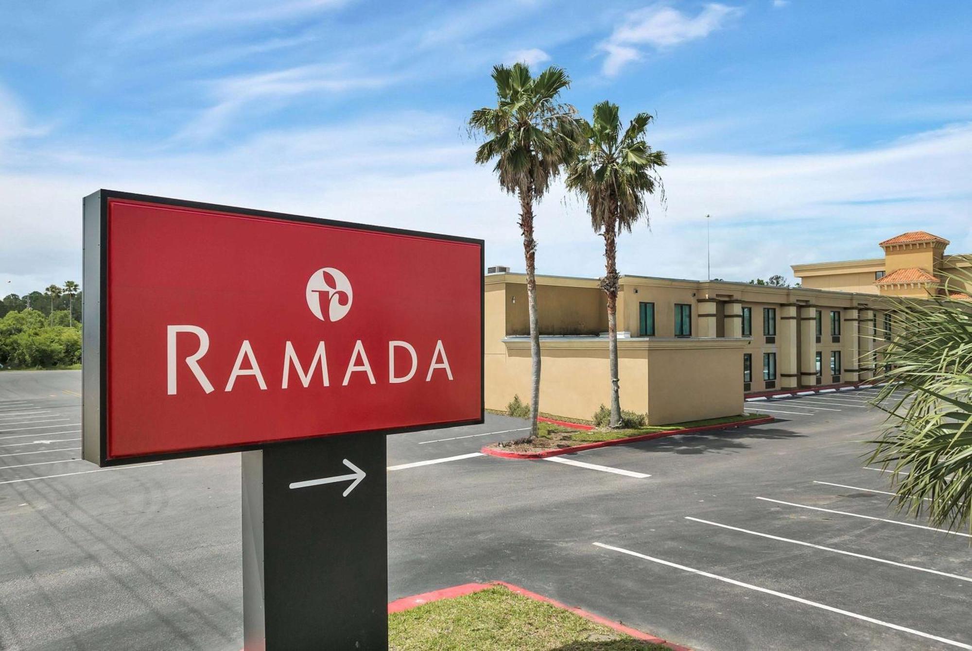 Ramada By Wyndham Jacksonville I-95 By Butler Blvd Kültér fotó